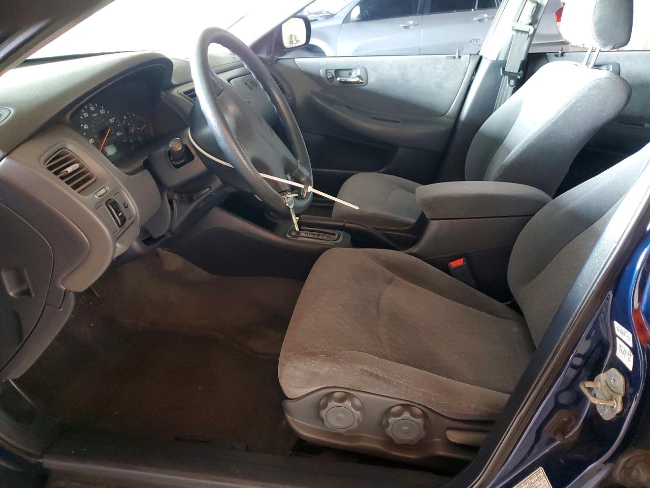 2002 HONDA ACCORD LX photo 19