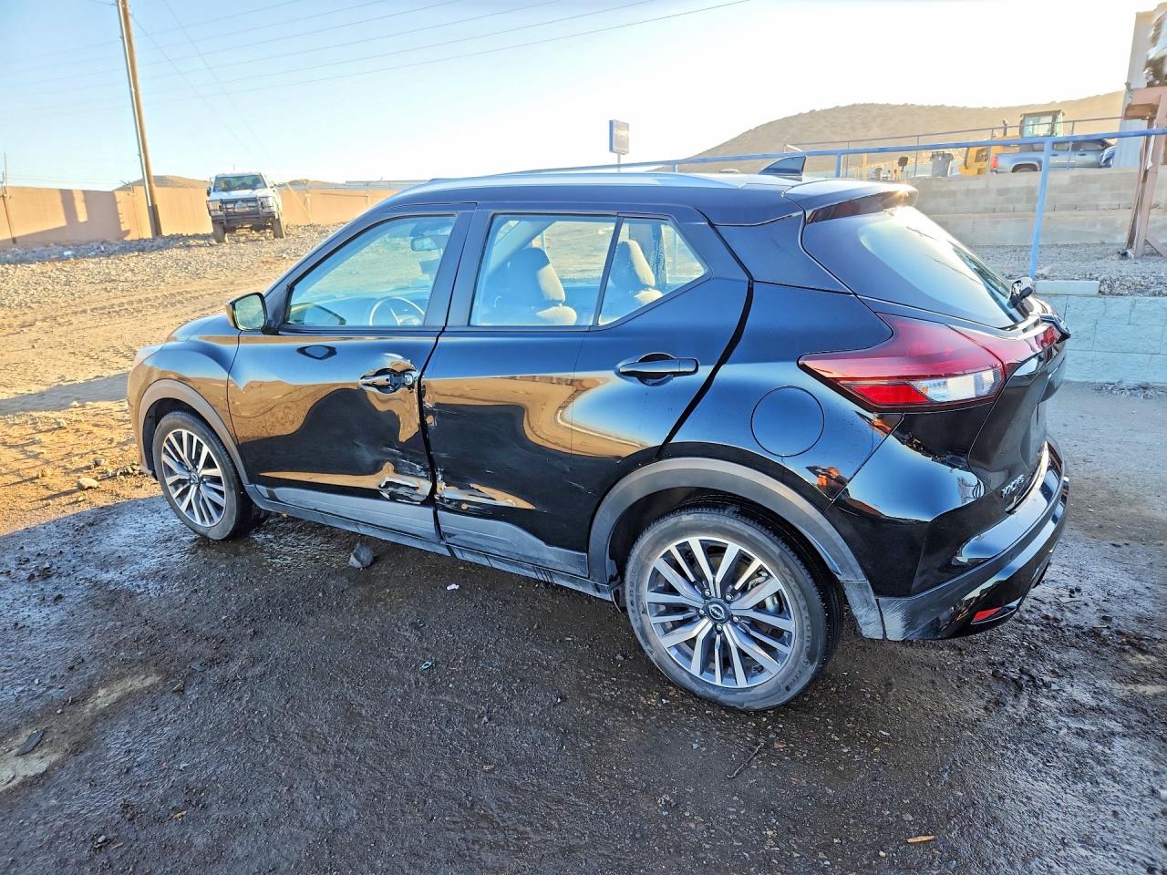 2022 NISSAN KICKS SV photo 3