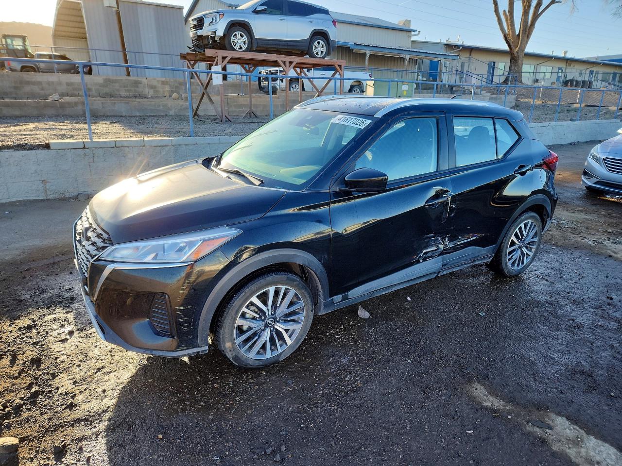 2022 NISSAN KICKS