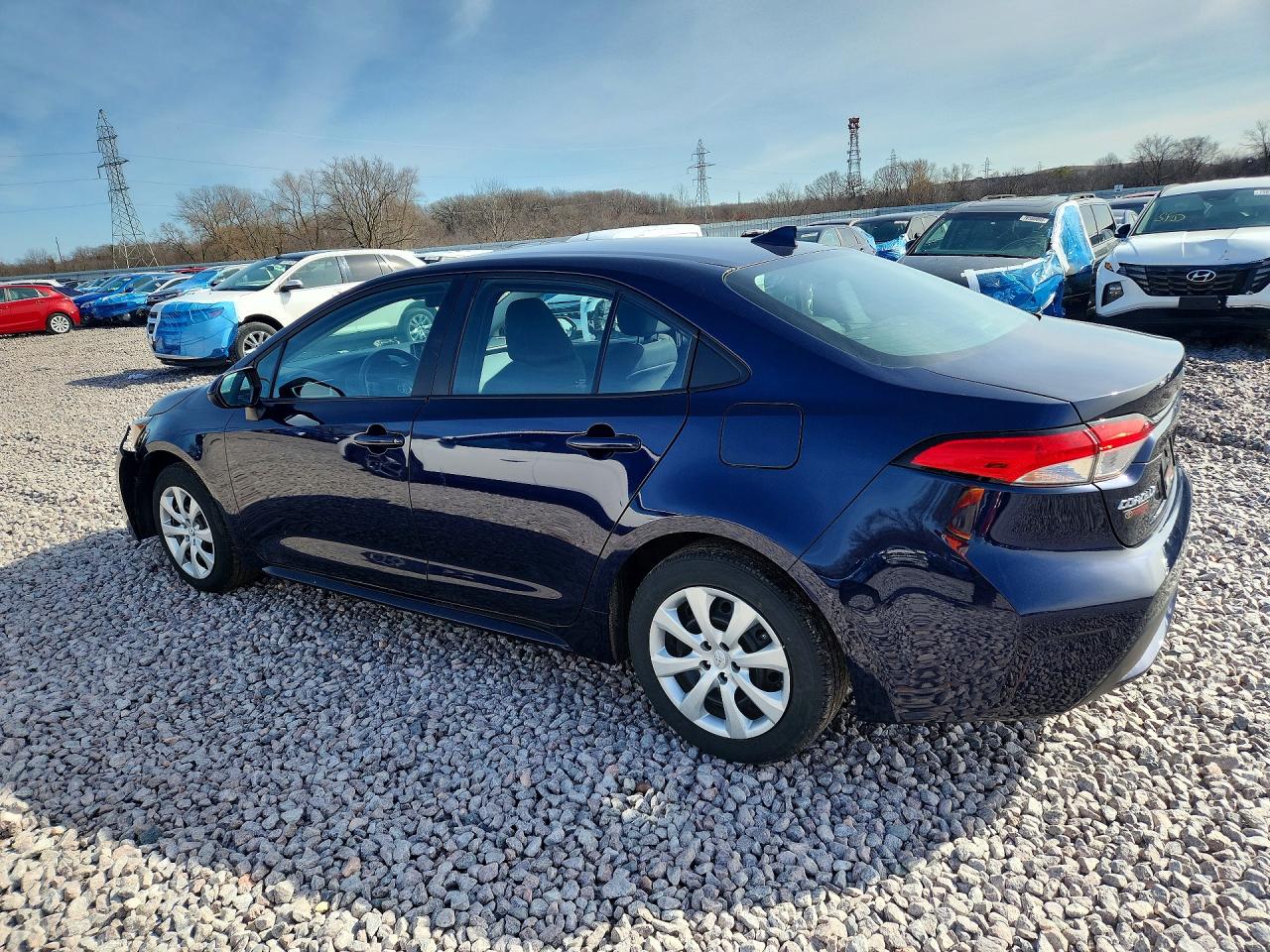 2022 TOYOTA COROLLA LE photo 3