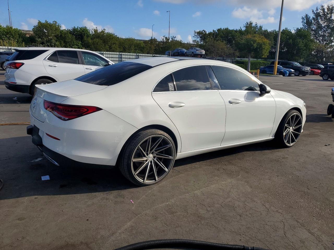2020 MERCEDES-BENZ CLA 250 photo 3