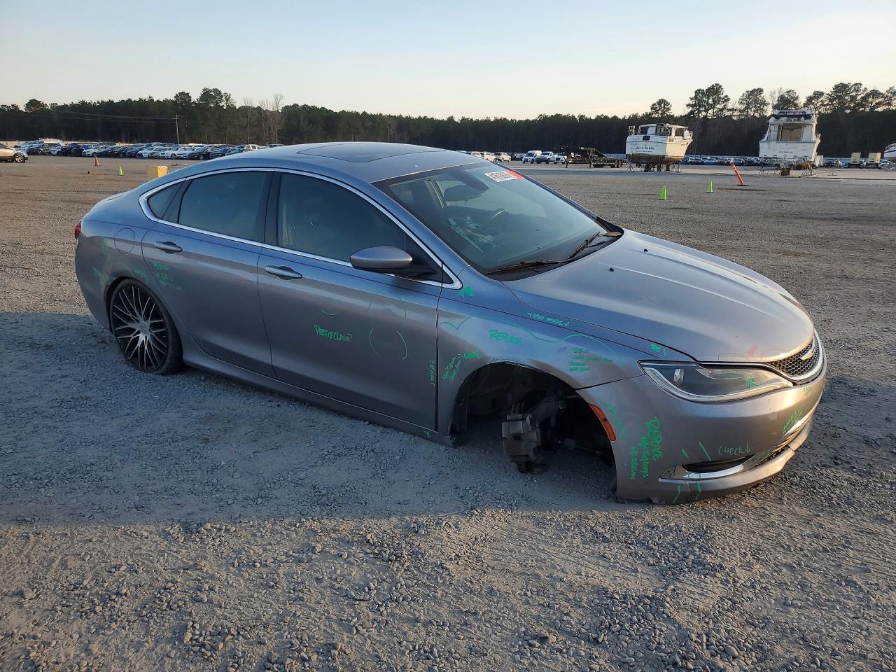 2015 CHRYSLER 200 LIMITED photo 4