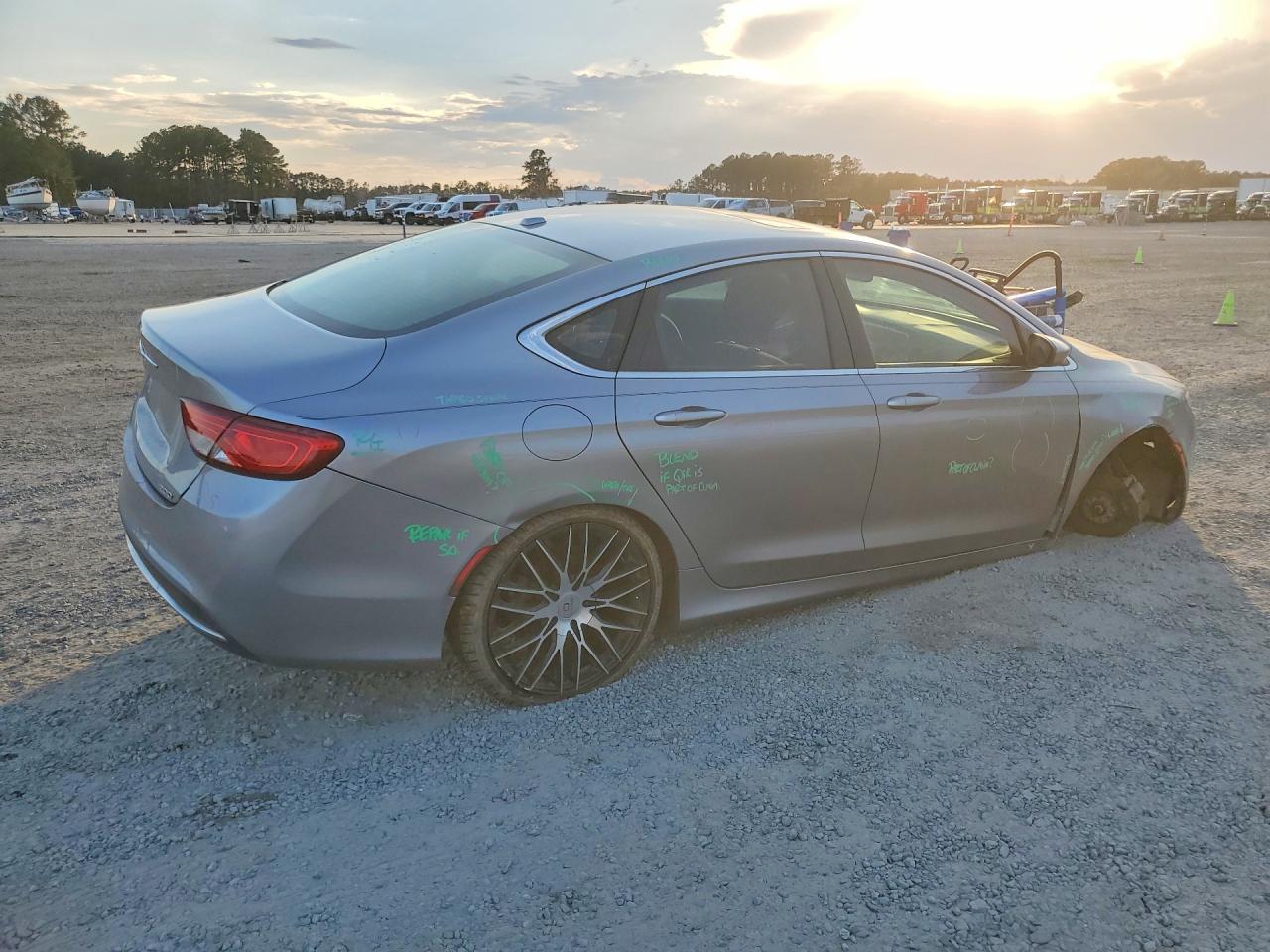 2015 CHRYSLER 200 LIMITED photo 3