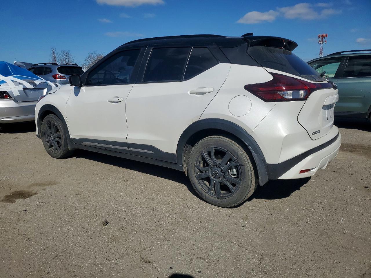 2023 NISSAN KICKS SR photo 2