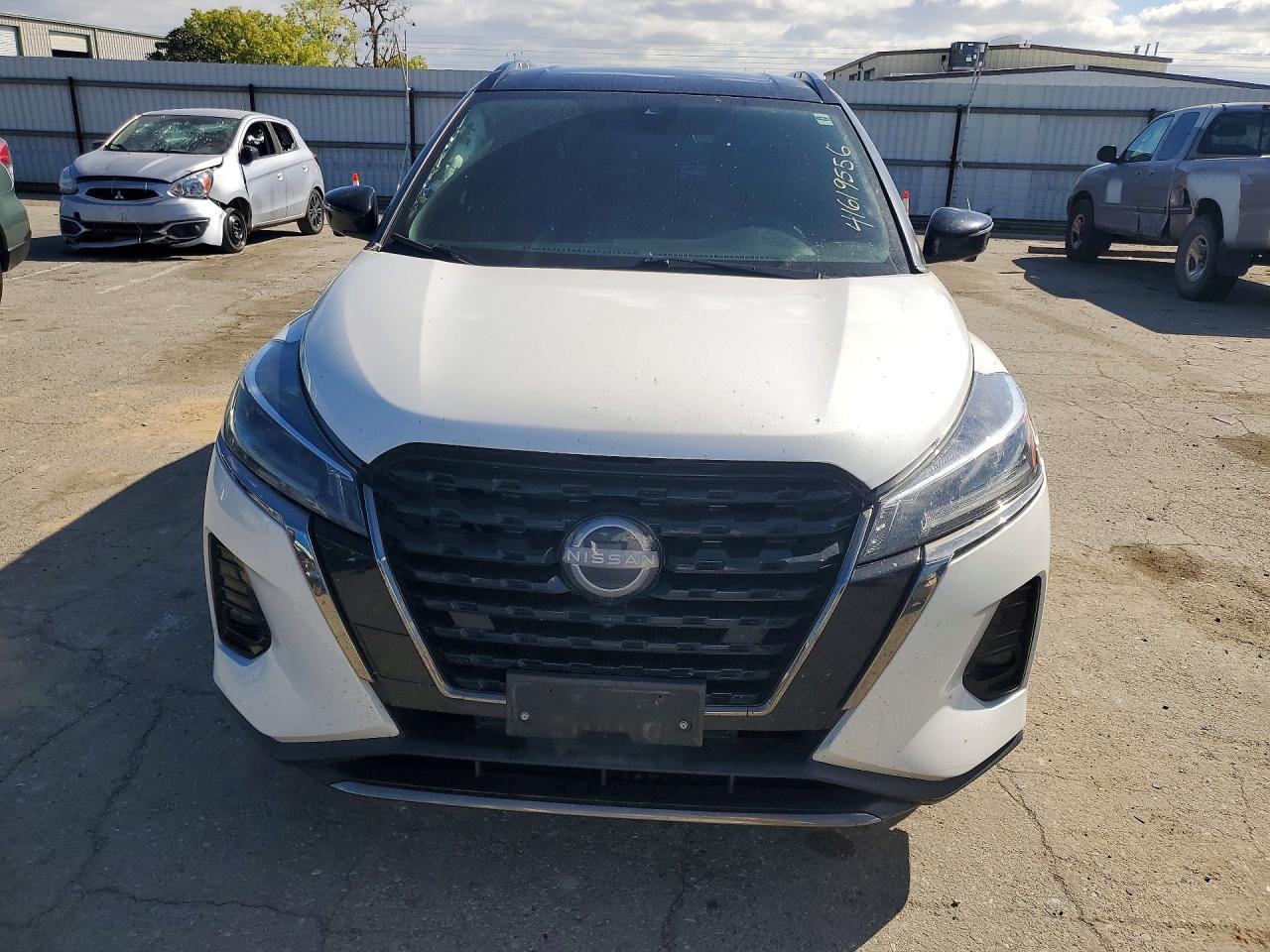 2023 NISSAN KICKS SR photo 5