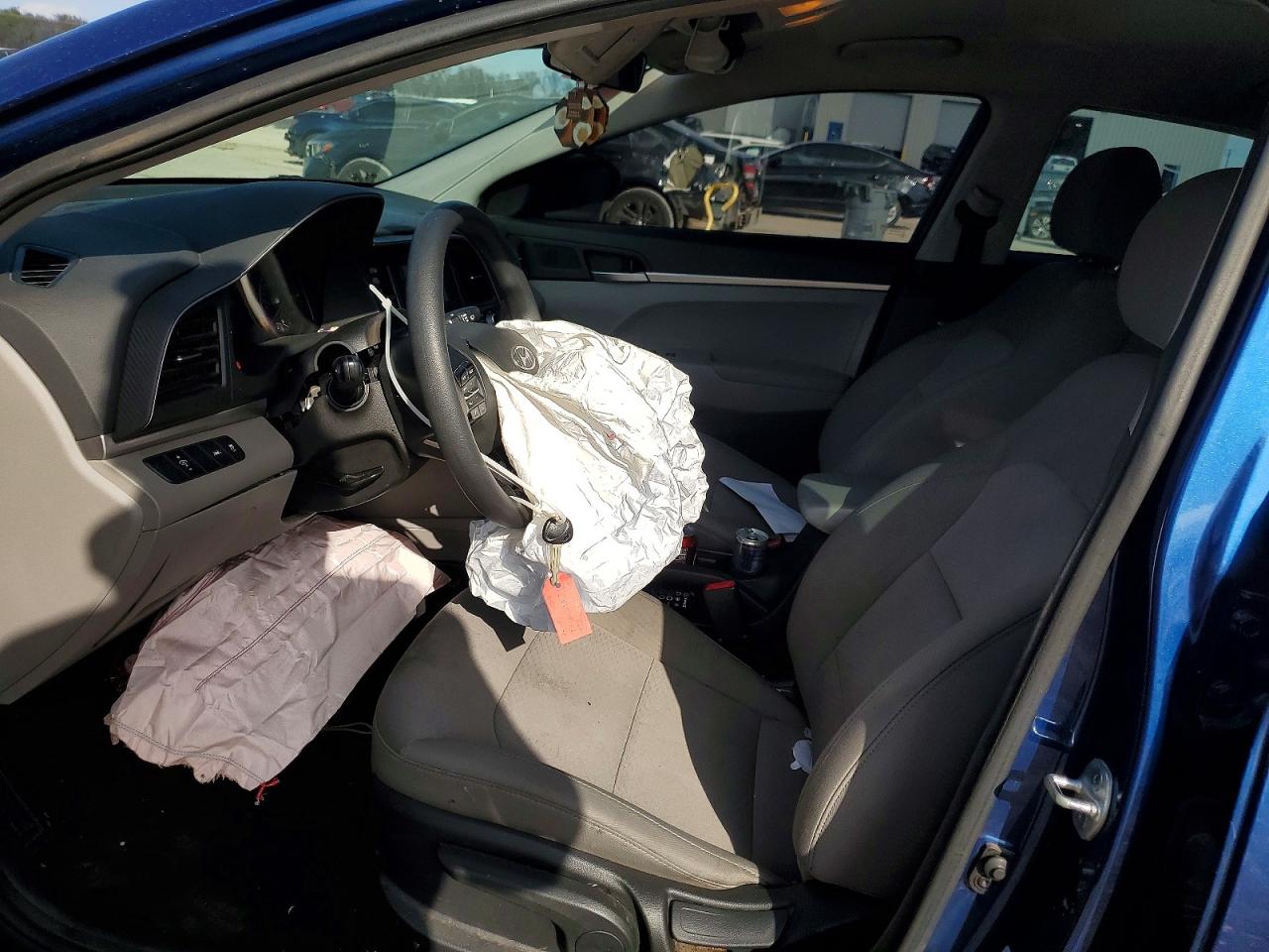 2020 HYUNDAI ELANTRA SE photo 13
