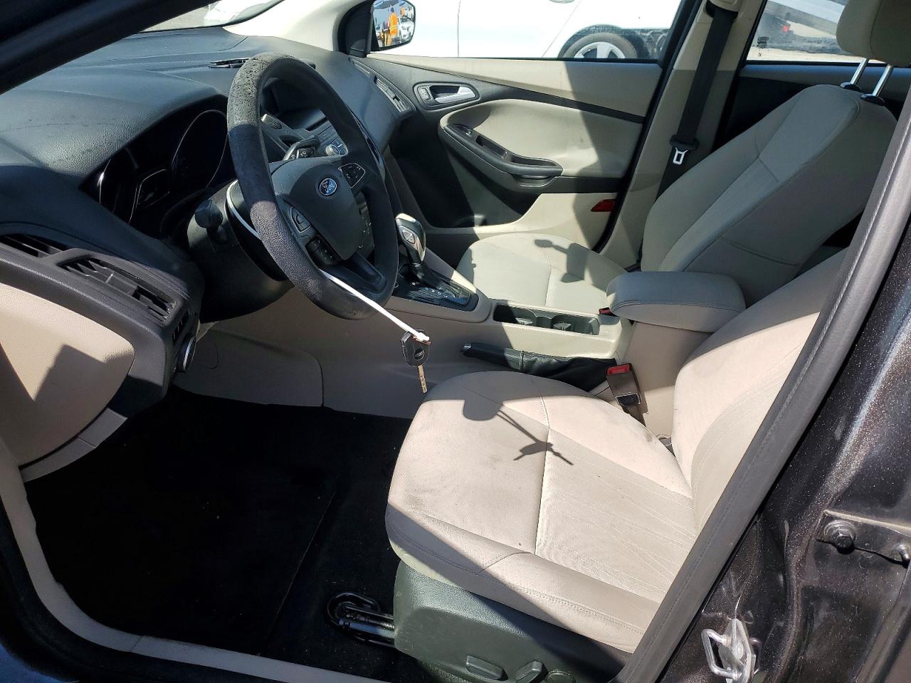 2015 FORD FOCUS SE photo 7