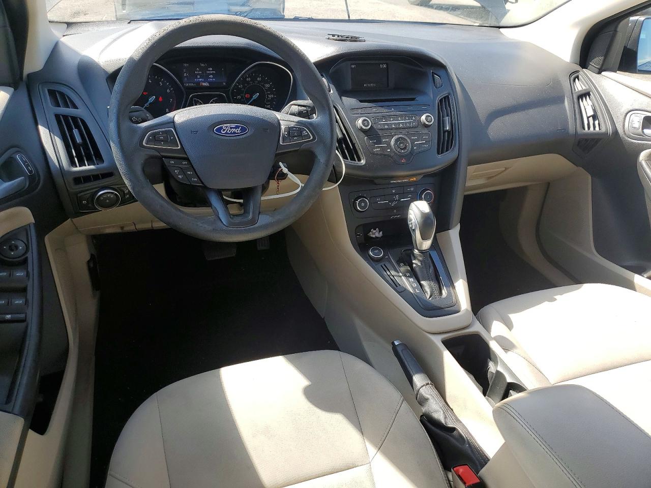 2015 FORD FOCUS SE photo 8