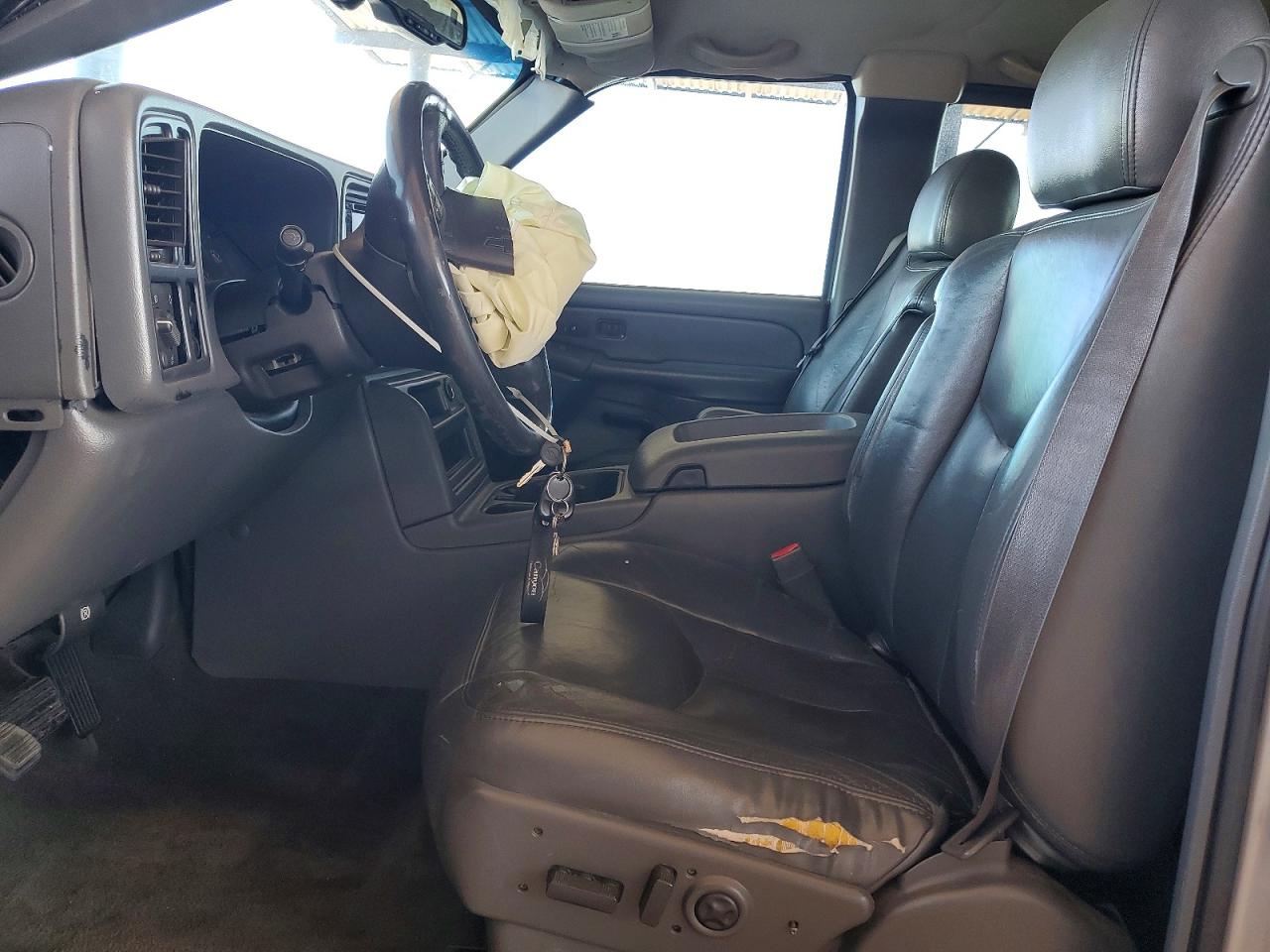 2004 CHEVROLET SILVERADO C1500 photo 7