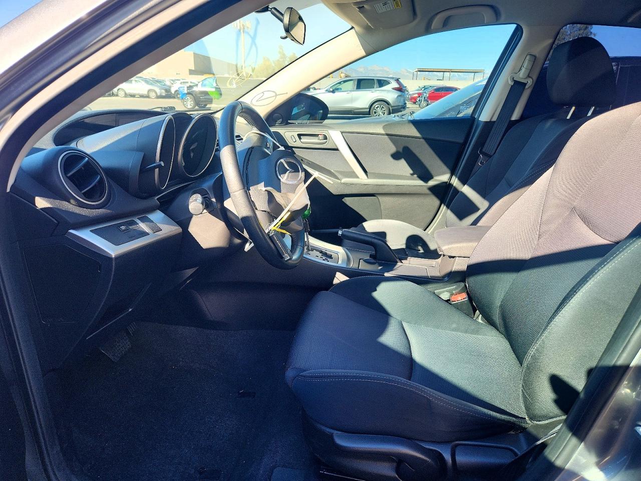 2010 MAZDA 3 S photo 13