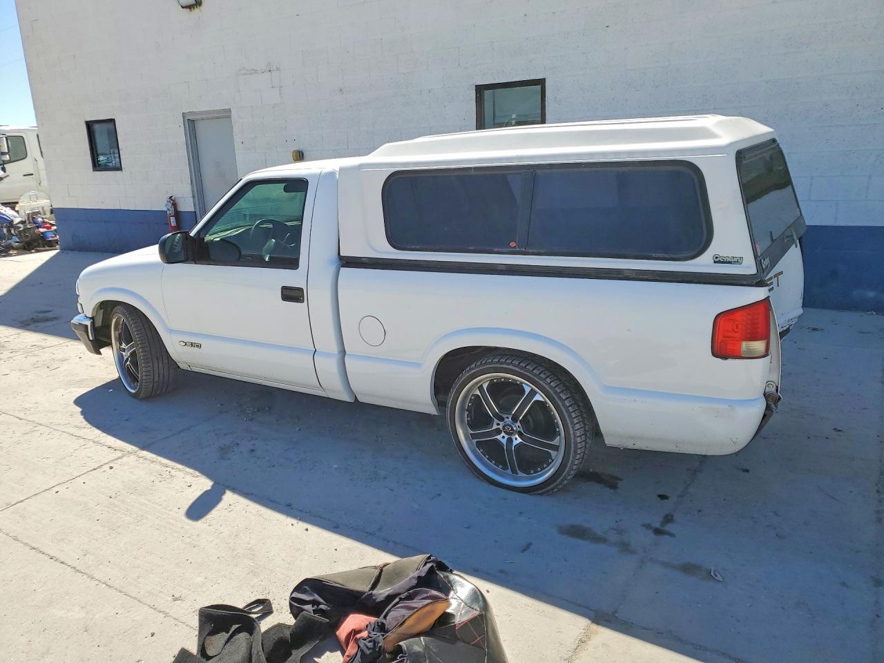 2002 CHEVROLET S TRUCK S10 photo 2