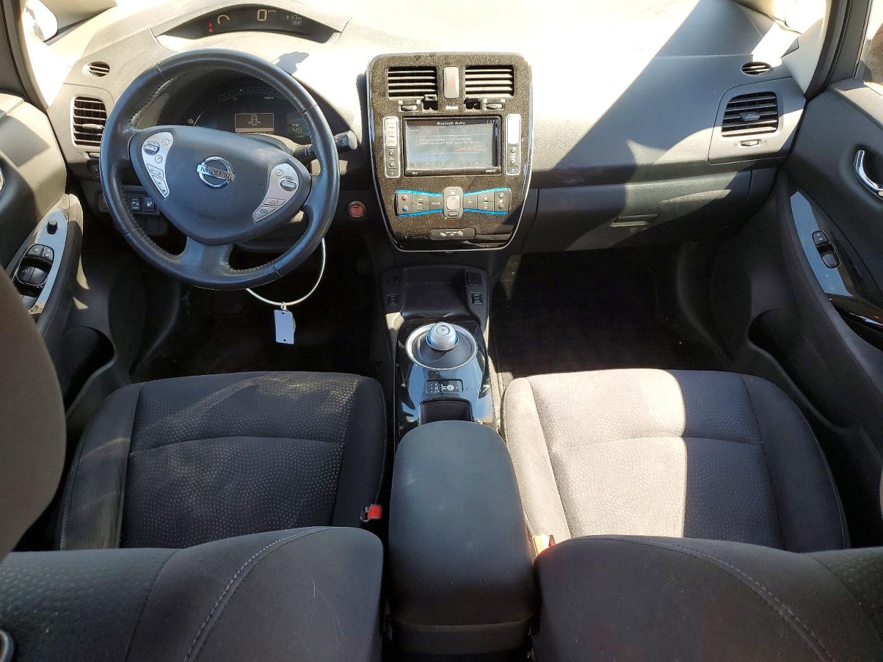 2017 NISSAN LEAF SV photo 8