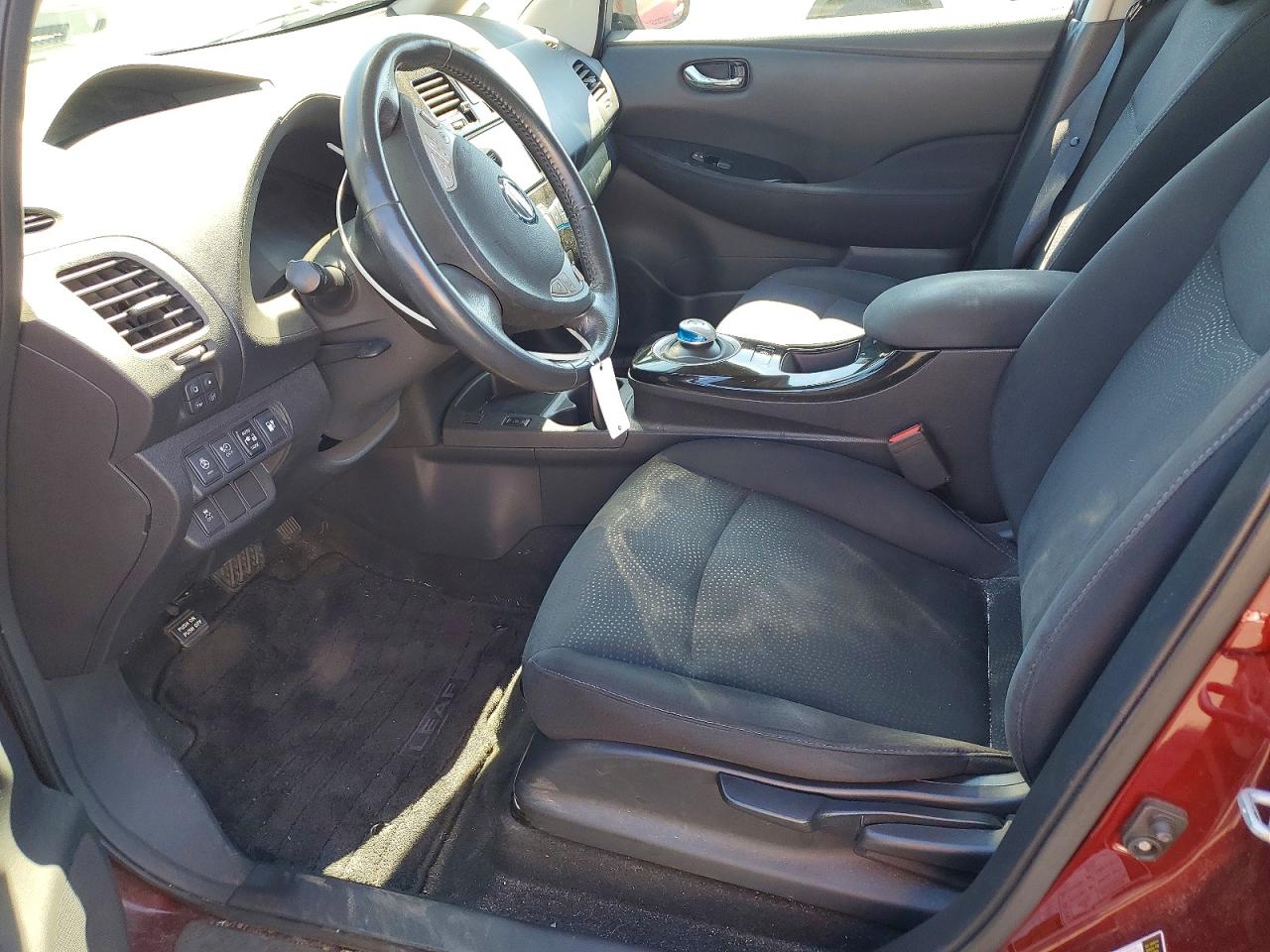 2017 NISSAN LEAF SV photo 7