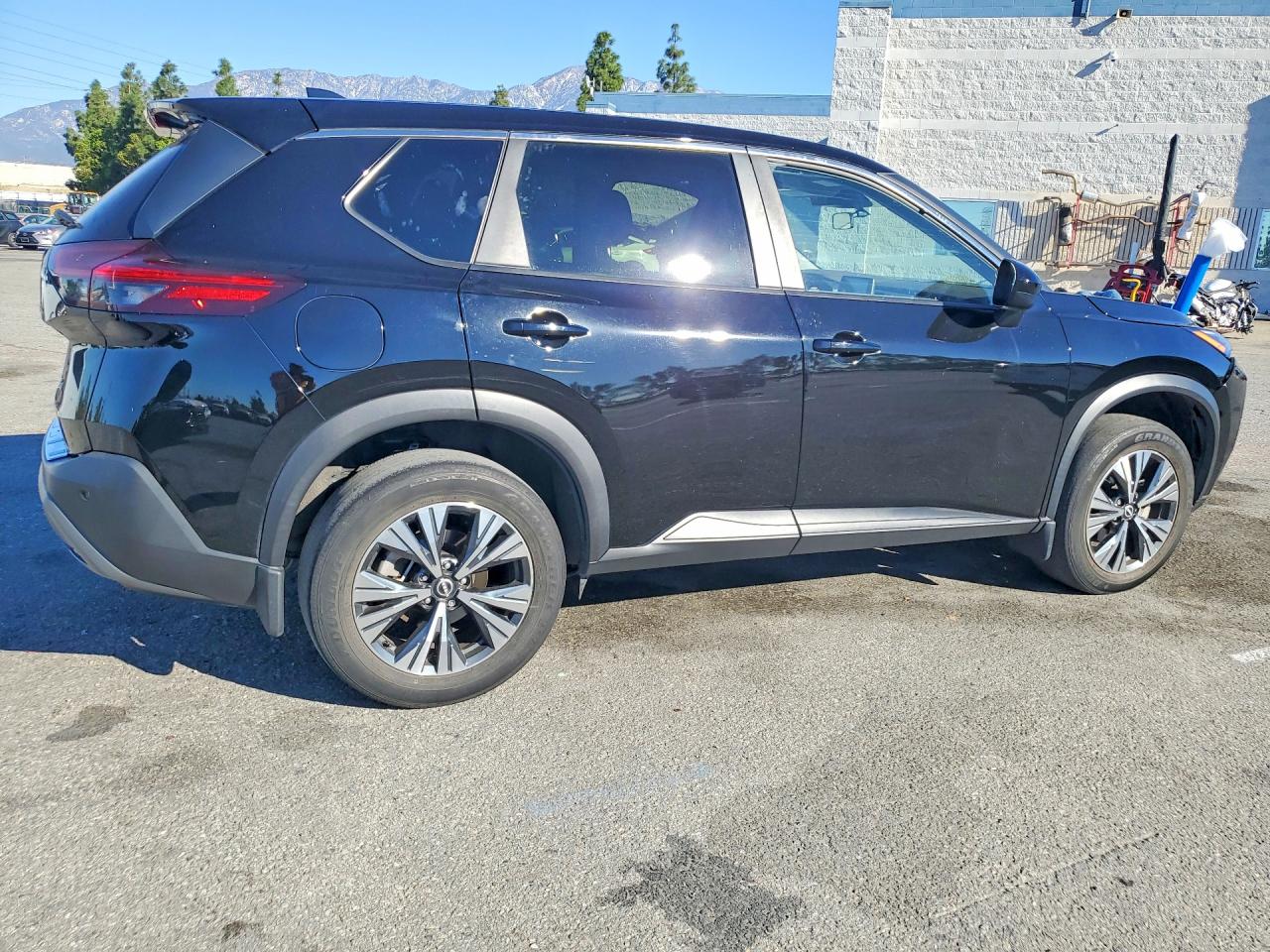 2023 NISSAN ROGUE SV photo 5