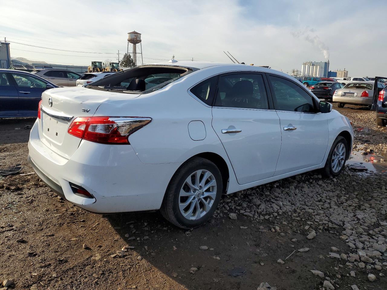 2018 NISSAN SENTRA SV photo 3
