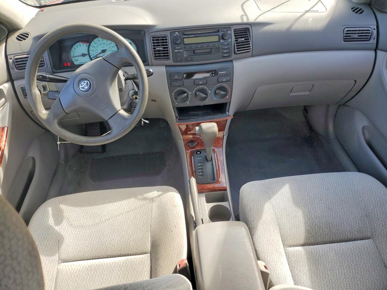 2004 TOYOTA COROLLA LE photo 22