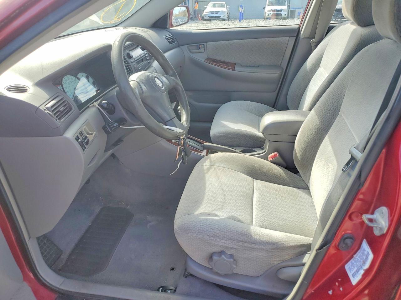 2004 TOYOTA COROLLA LE photo 19