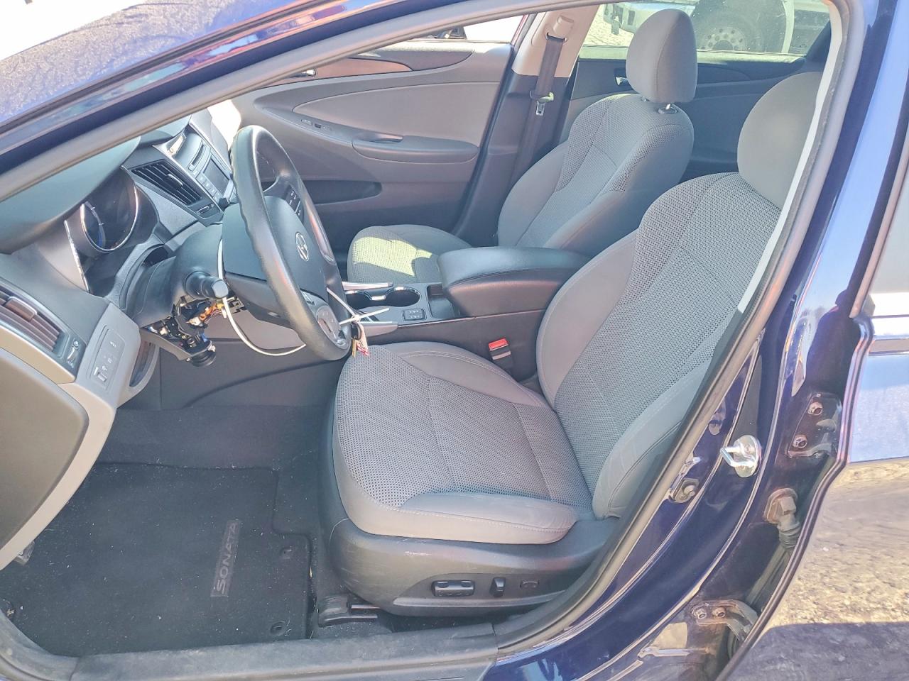 2014 HYUNDAI SONATA GLS photo 13