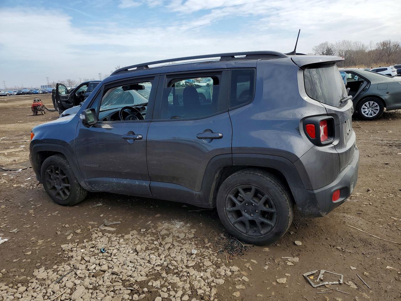 2020 JEEP RENEGADE LATITUDE photo 3