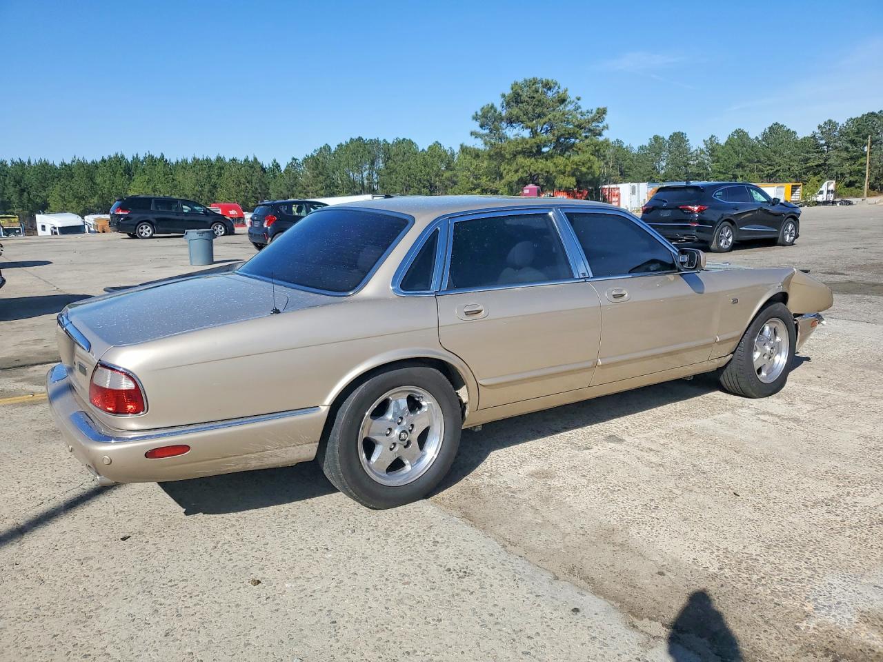 2003 JAGUAR XJ8 photo 3