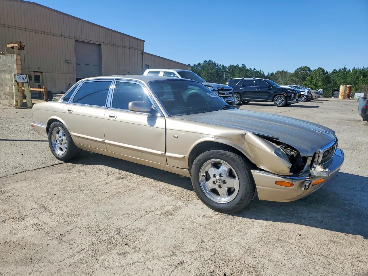 2003 JAGUAR XJ8 photo 4