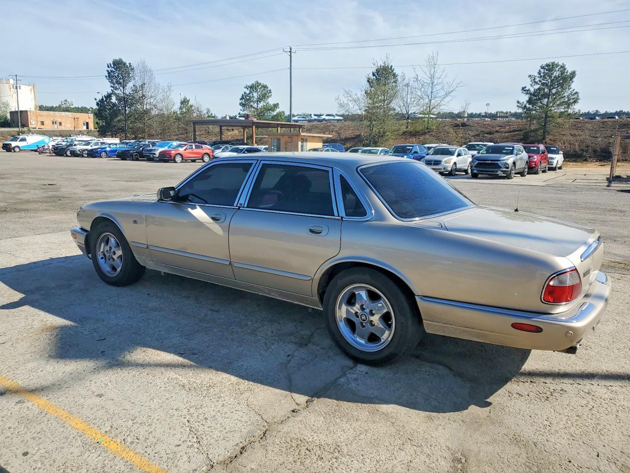 2003 JAGUAR XJ8 photo 2