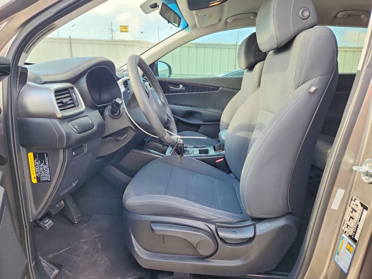 2017 KIA SORENTO LX V6 photo 13