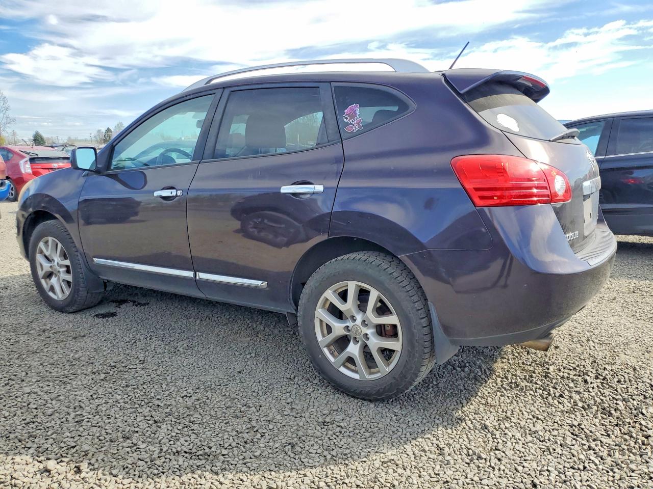 2011 NISSAN ROGUE S photo 3