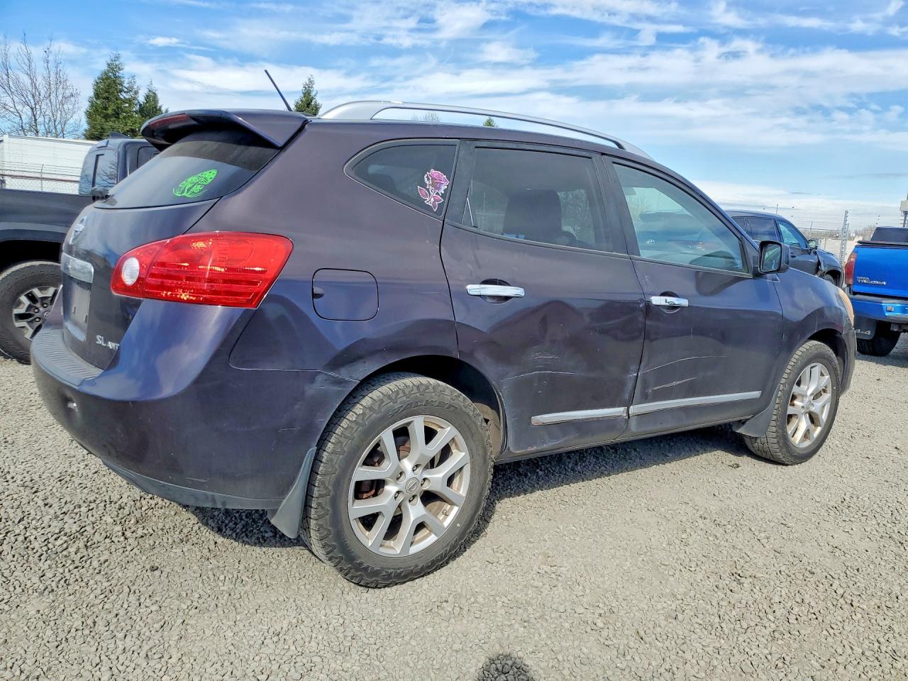 2011 NISSAN ROGUE S photo 5