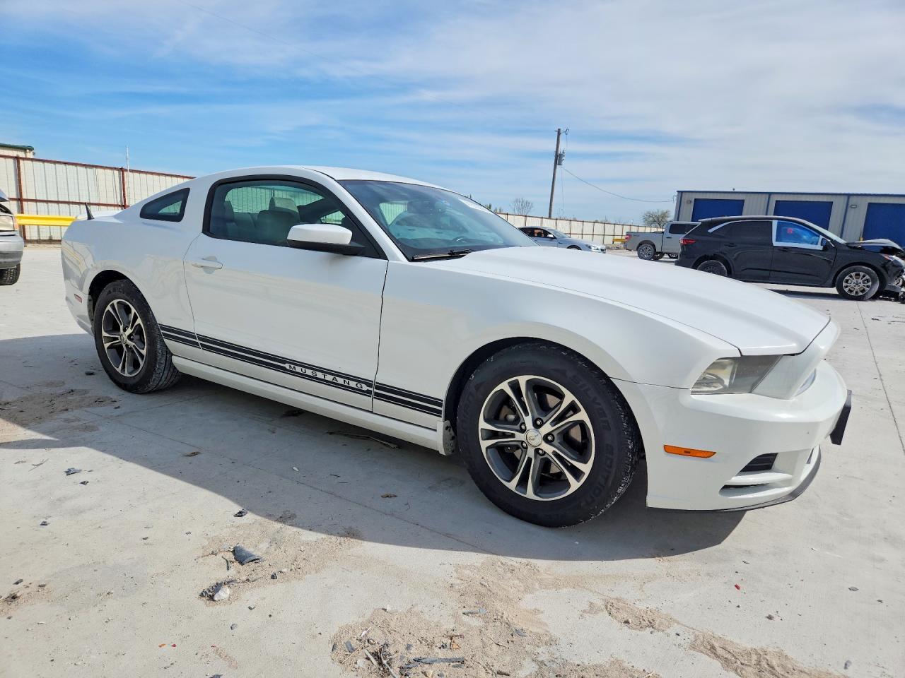 2014 FORD MUSTANG photo 7