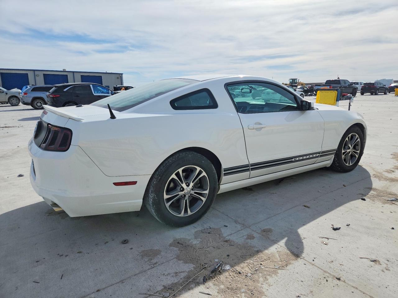 2014 FORD MUSTANG photo 5