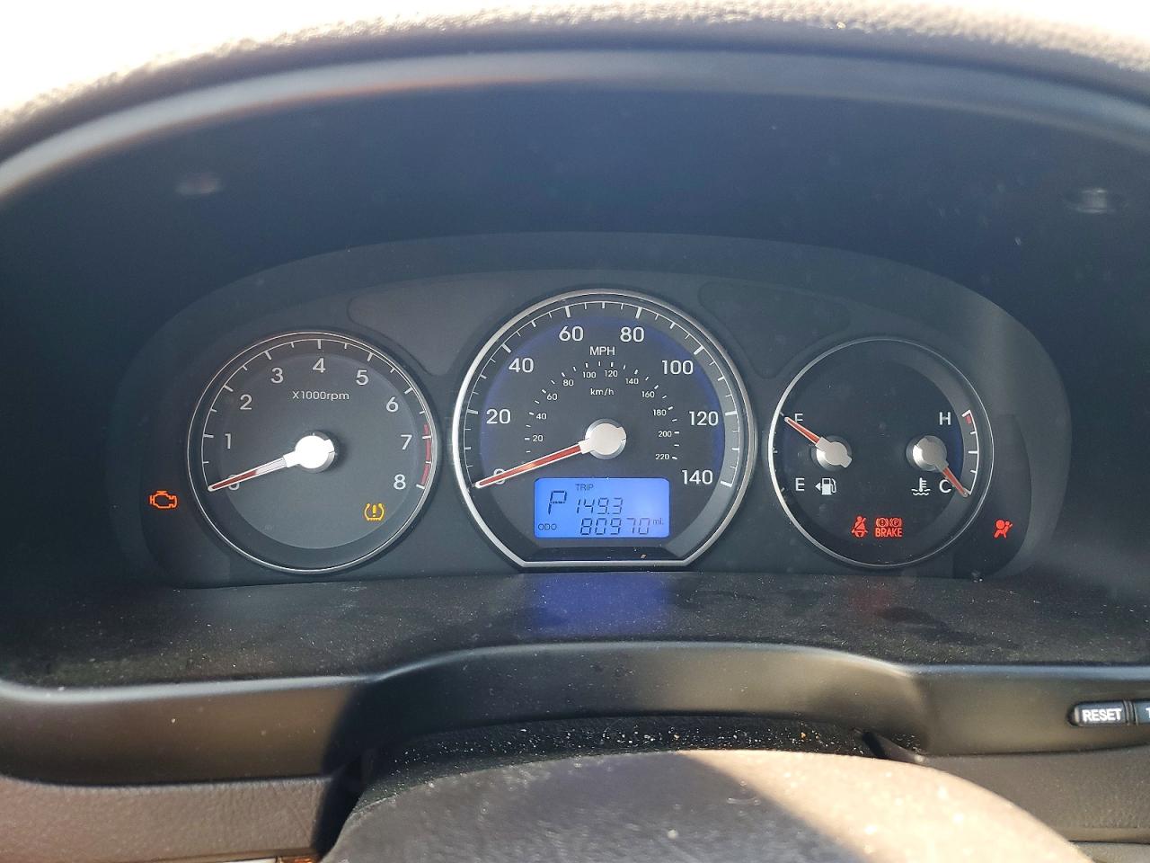 2011 HYUNDAI SANTA FE SE photo 17