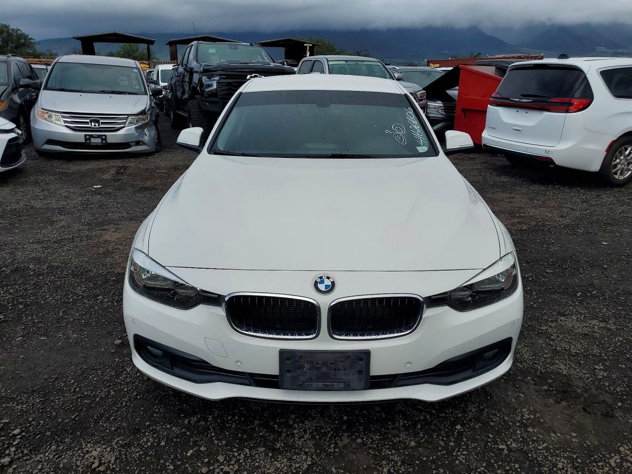 2017 BMW 320 I photo 9
