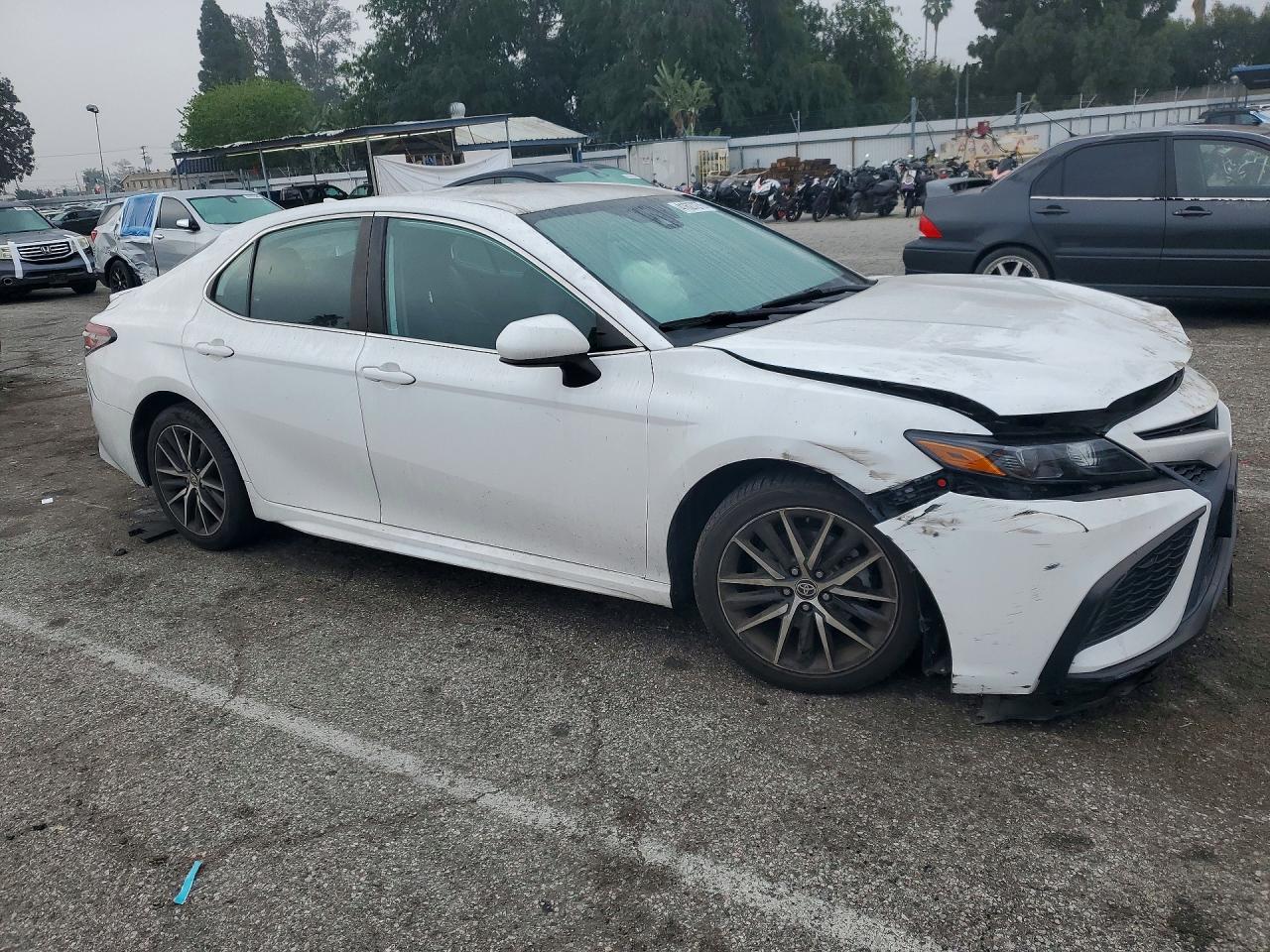 2021 TOYOTA CAMRY SE photo 10