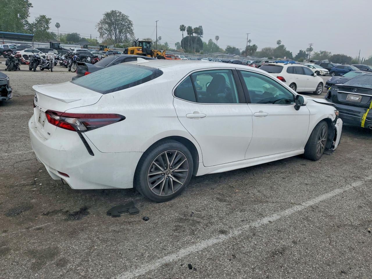 2021 TOYOTA CAMRY SE photo 7
