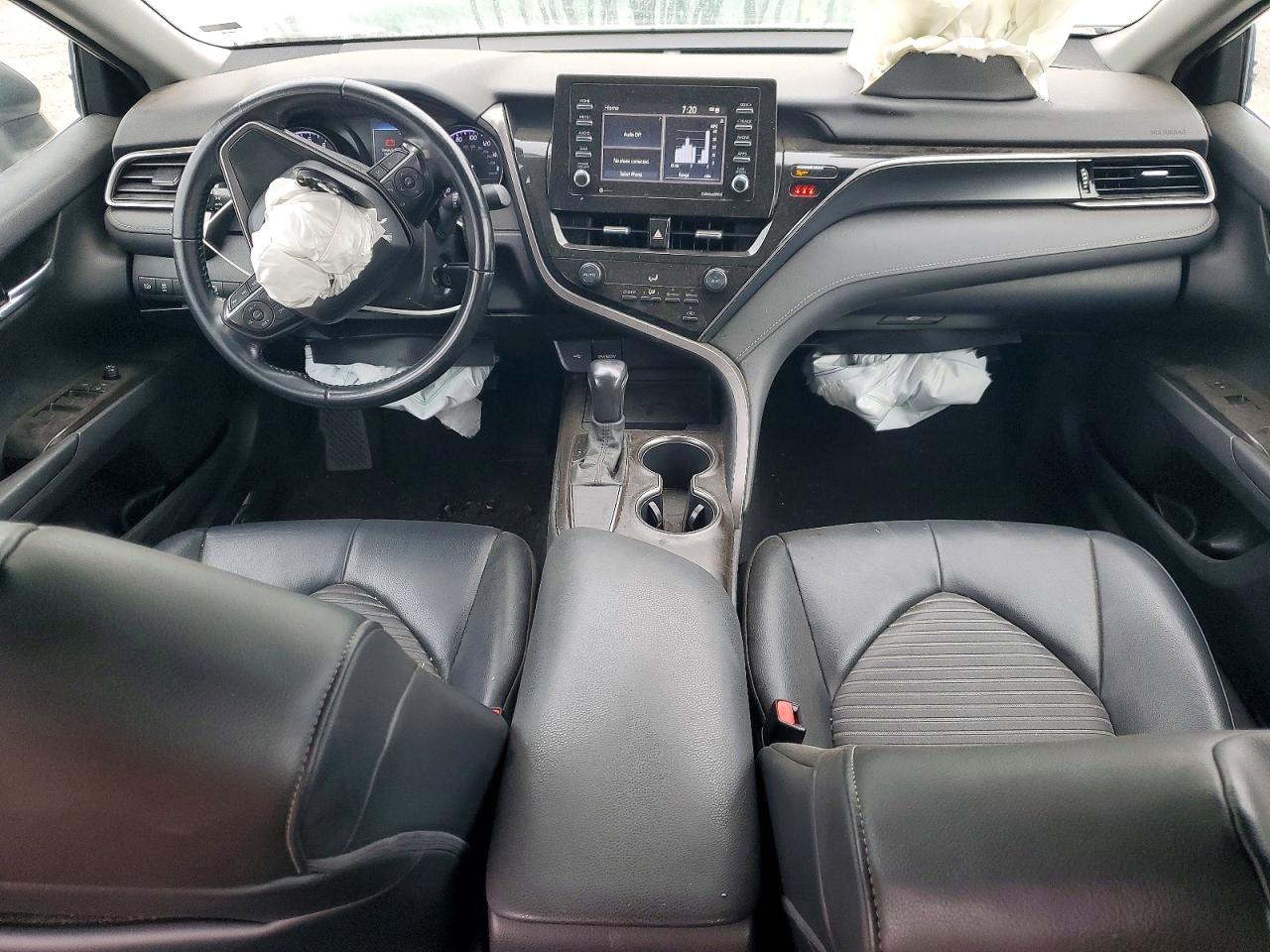 2021 TOYOTA CAMRY SE photo 22