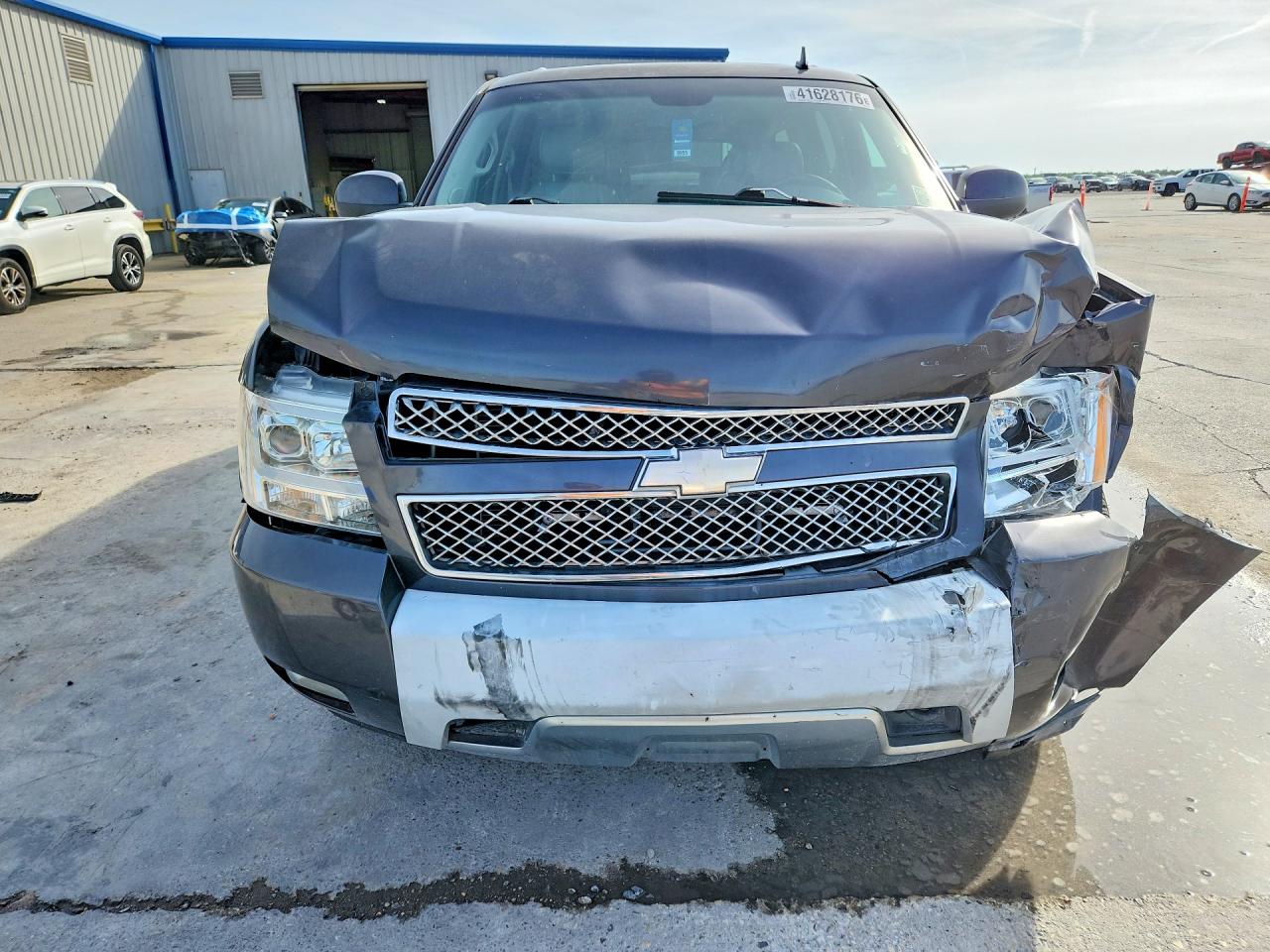 2010 CHEVROLET SUBURBAN K1500 LT photo 5