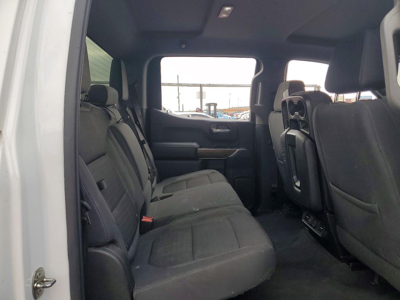 2019 CHEVROLET SILVERADO C1500 RST photo 10
