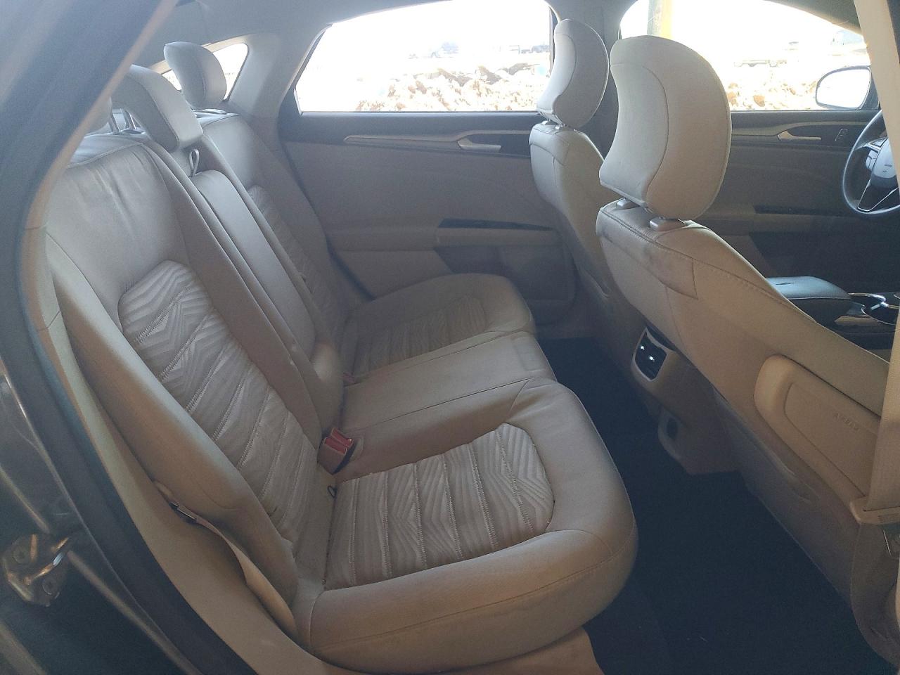 2016 FORD FUSION SE photo 28