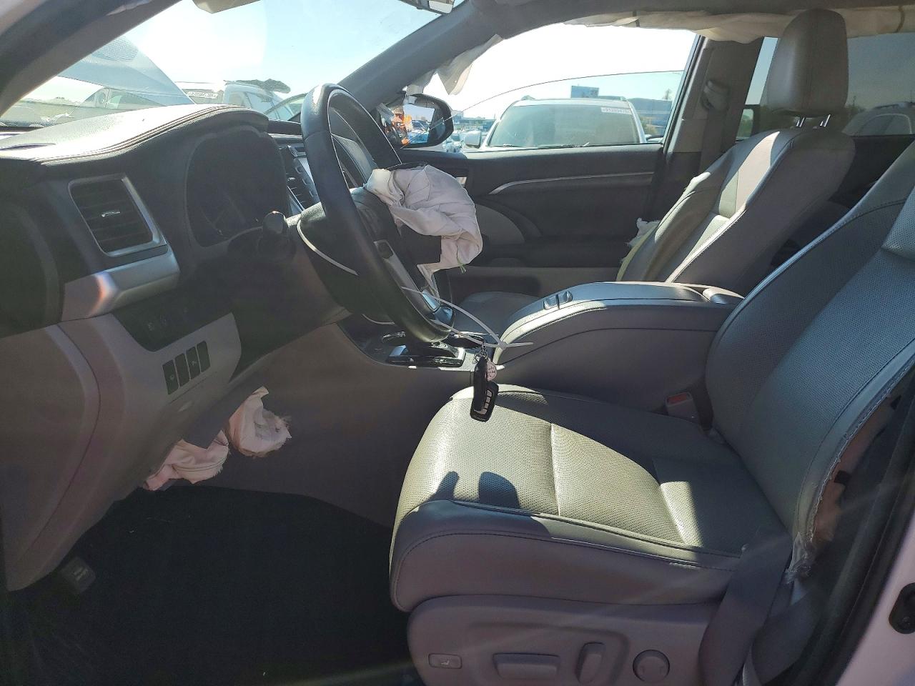 2018 TOYOTA HIGHLANDER LIMITED photo 19