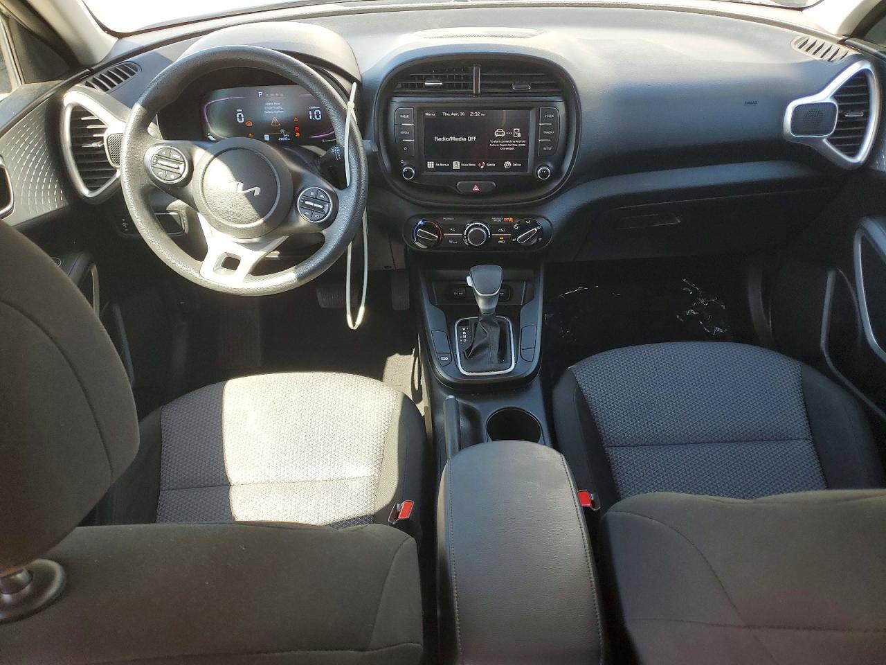 2024 KIA SOUL LX photo 8