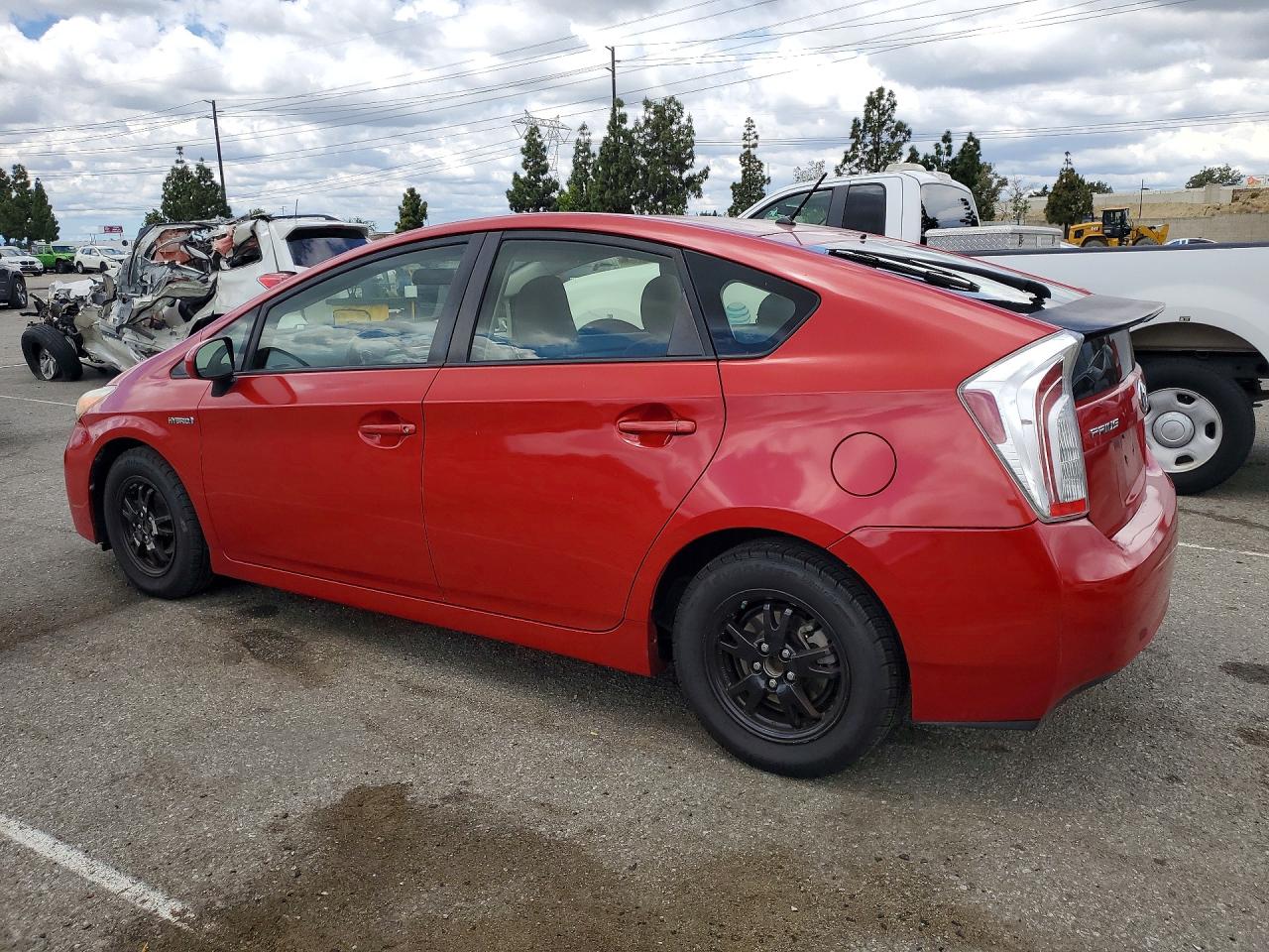 2014 TOYOTA PRIUS TWO photo 2