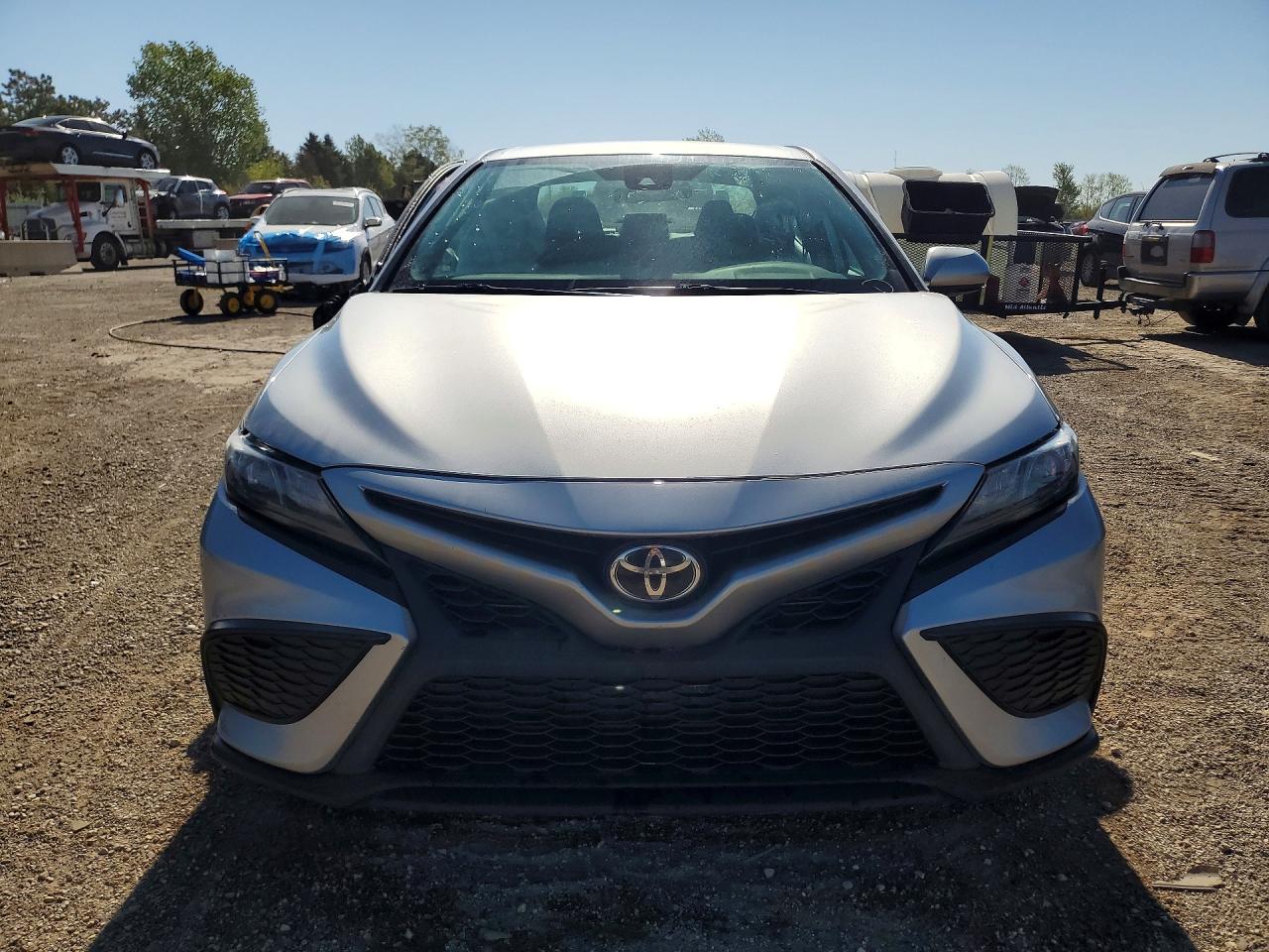 2022 TOYOTA CAMRY SE photo 9