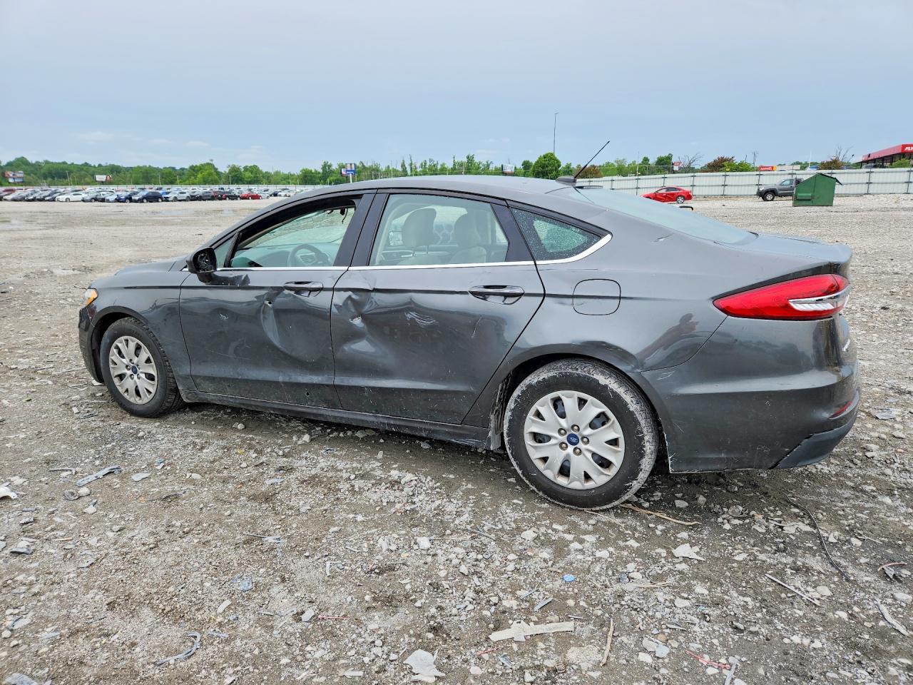 2019 FORD FUSION S photo 4