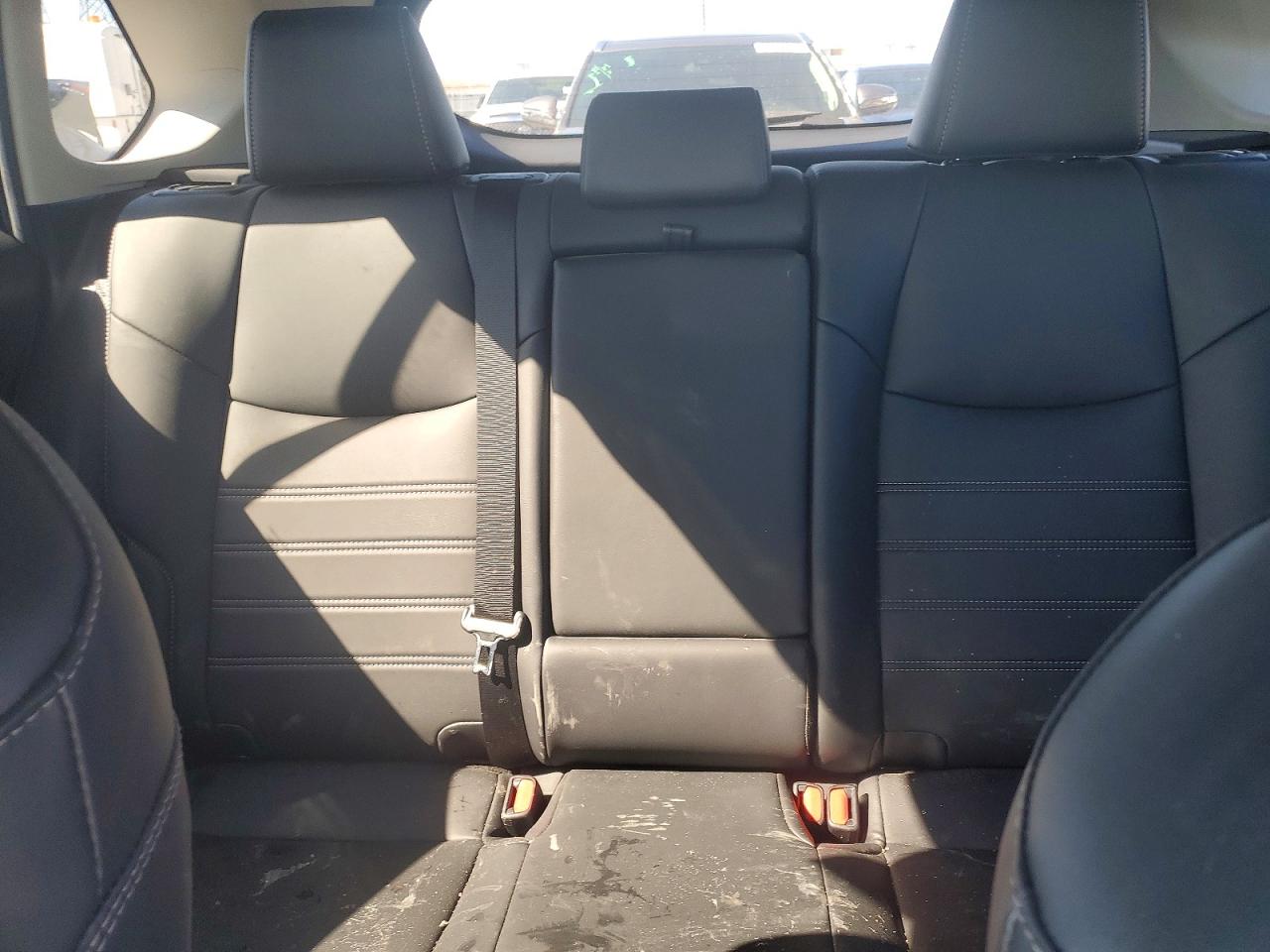 2019 TOYOTA RAV4 XLE PREMIUM photo 19