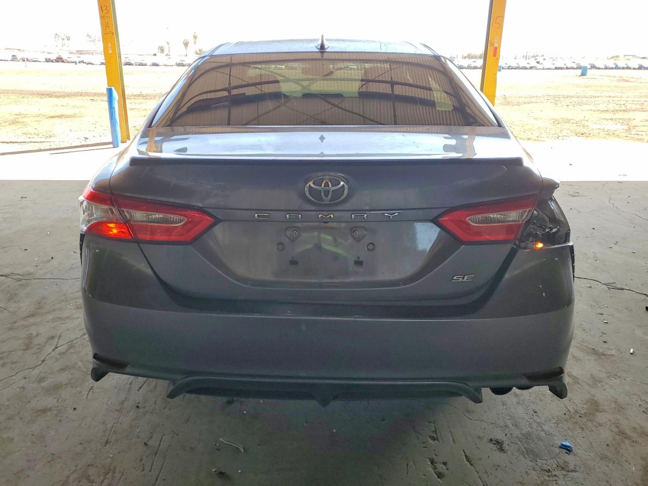2020 TOYOTA CAMRY SE photo 11