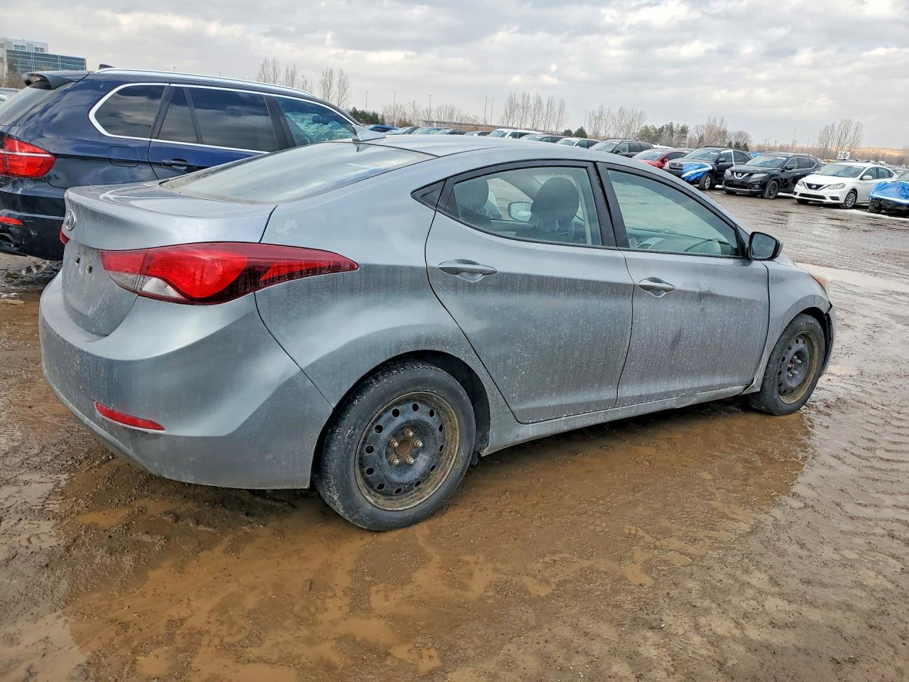 2016 HYUNDAI ELANTRA SE photo 3