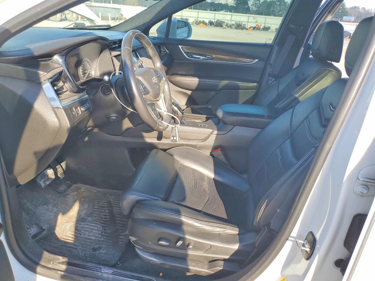2017 CADILLAC XT5 PLATINUM photo 13