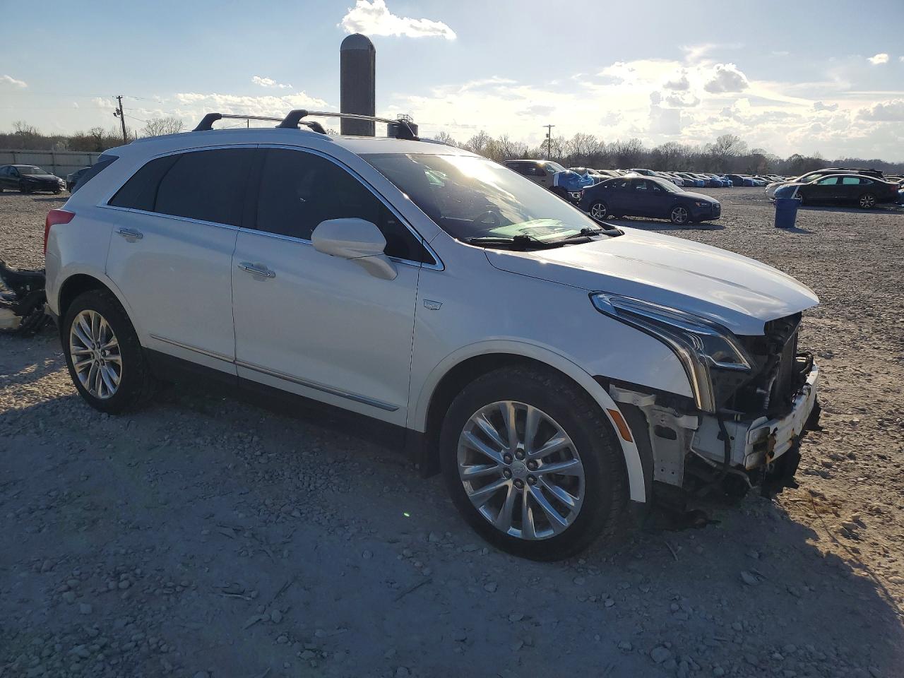 2017 CADILLAC XT5 PLATINUM photo 7