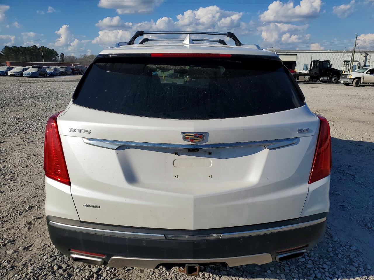 2017 CADILLAC XT5 PLATINUM photo 11